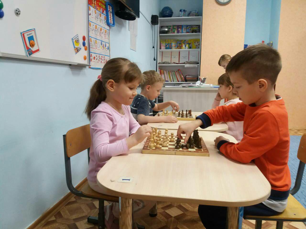 Средняя группа детского сада для детей 4-5 лет - «Цыплята»